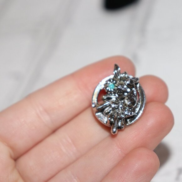 Vintage silver and turquoise clip on earrings 1" - Picture 3 of 5